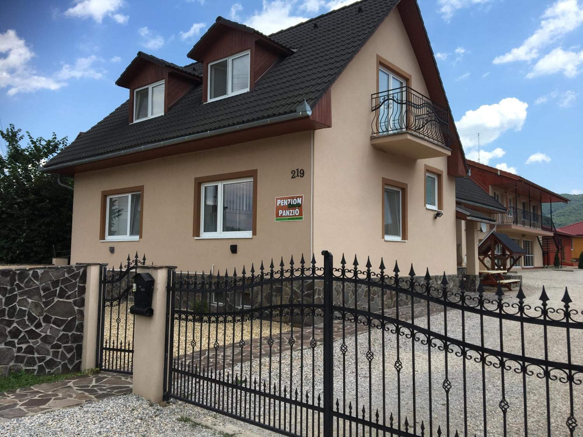 Penzión Bernáth Roznava Exterior foto