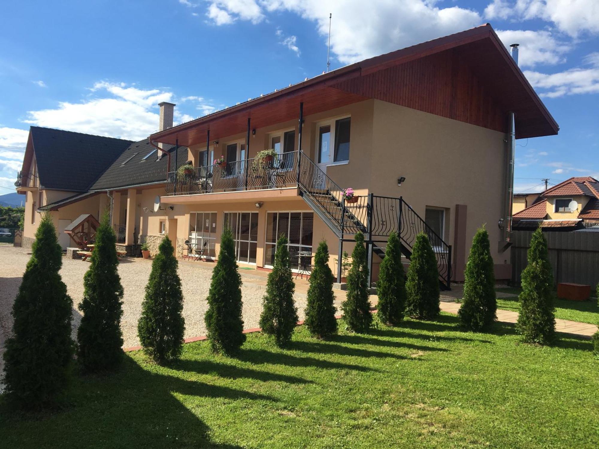 Penzión Bernáth Roznava Exterior foto